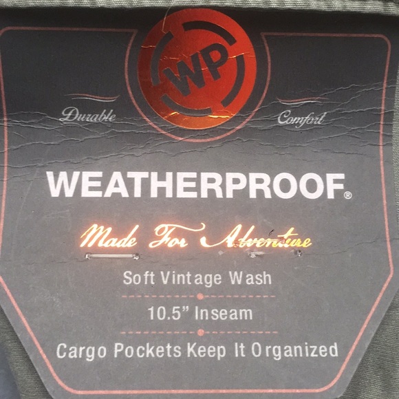 Green cargo shorts - Picture 3 of 6